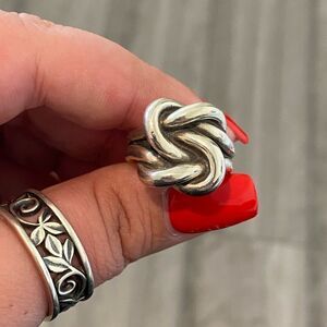 James Avery Retired Bold Lovers Knot Ring